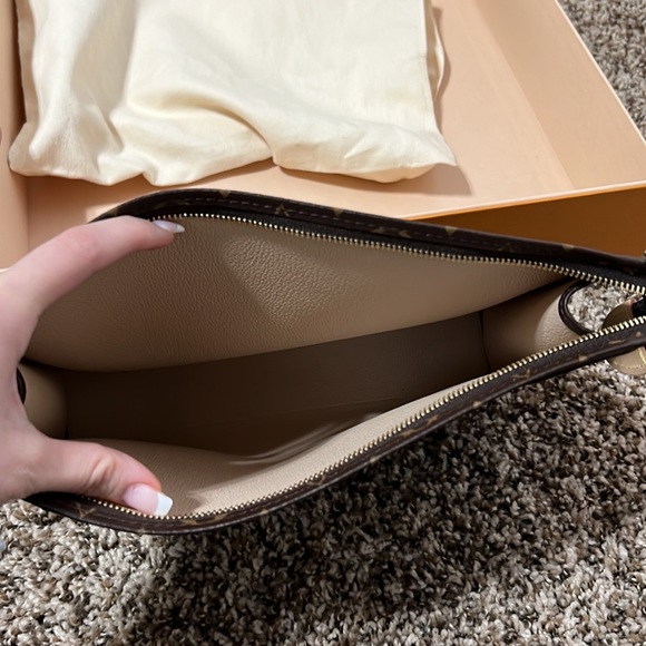 Louis Vuitton toiletry 26 *SOLD - Picture 9 of 15